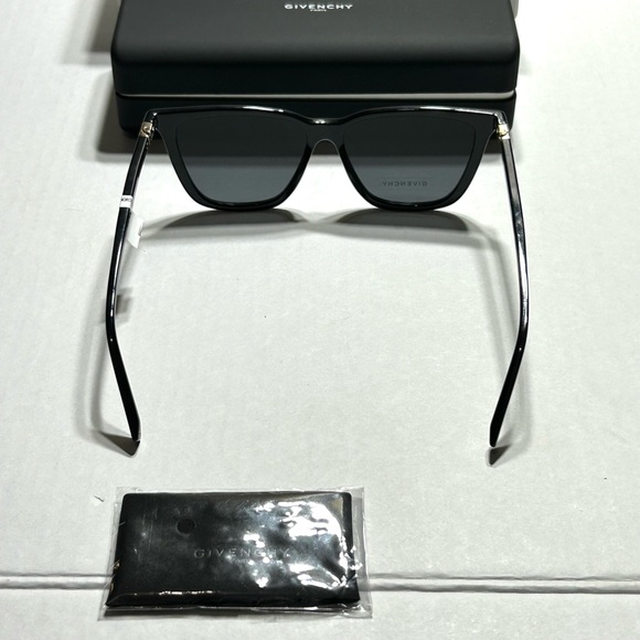 Givenchy Sunglass - Picture 7 of 11